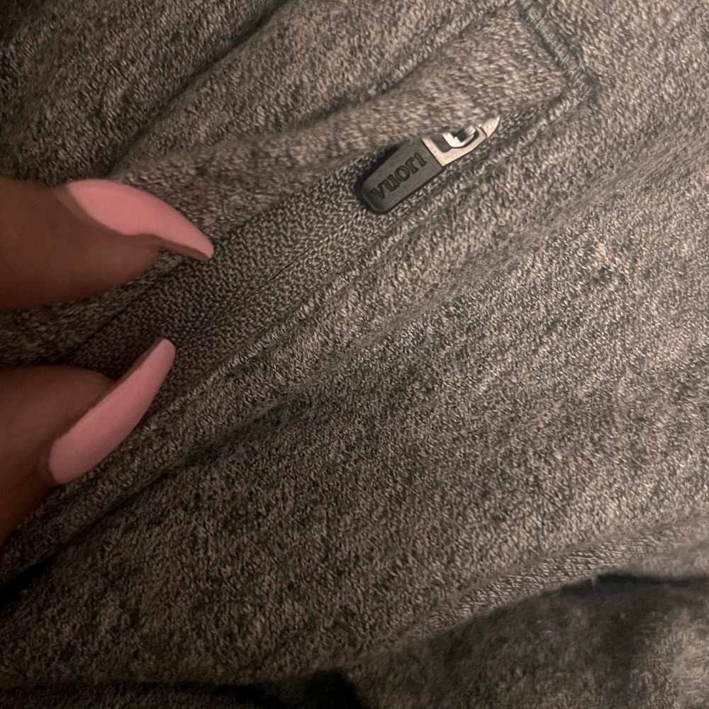Vuori Heather Gray Men’s joggers - Picture 4 of 7